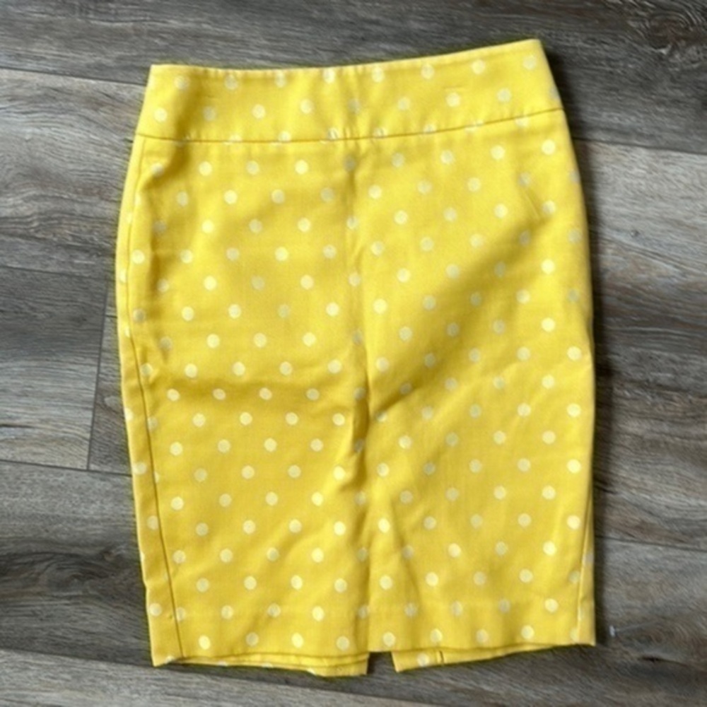 Ann Taylor skirt vibrant lemon yellow, white polkadot size 0